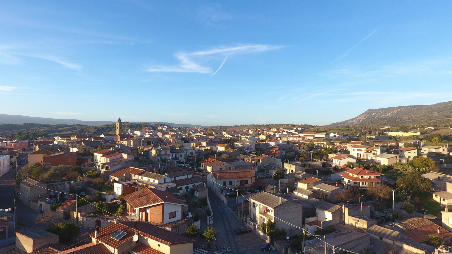 Veduta aerea del centro abitato di Gonnosnò